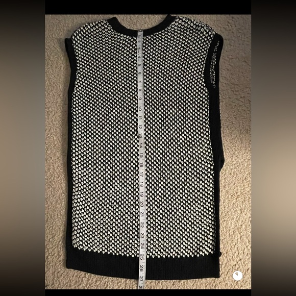 BCBG MaxAzria Sleeveless Black and White High/Low Sweater Size S - Picture 4 of 6